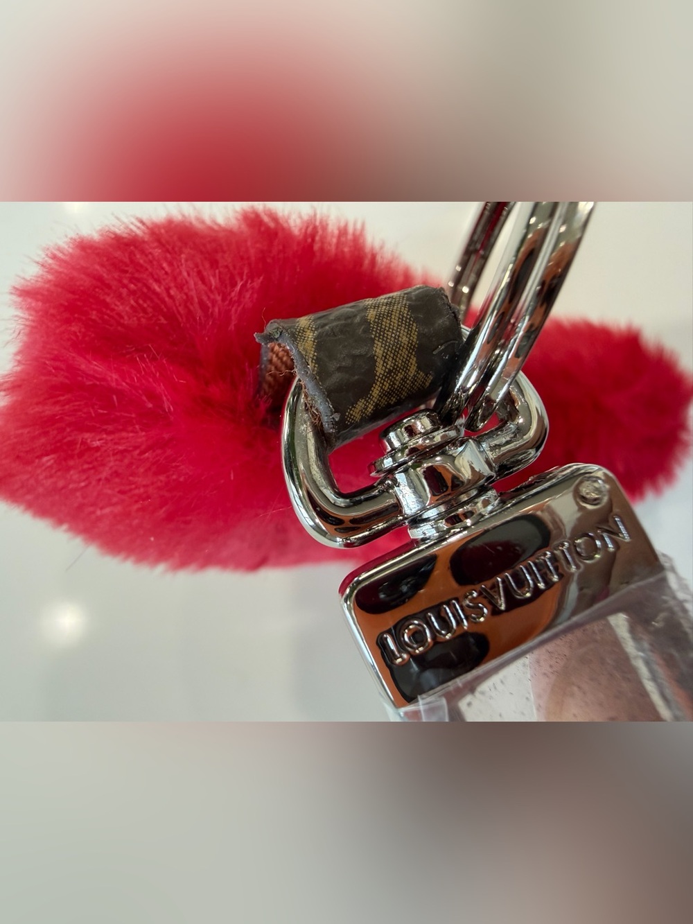 LV Lucky Heart Bag Charm - Picture 3 of 7
